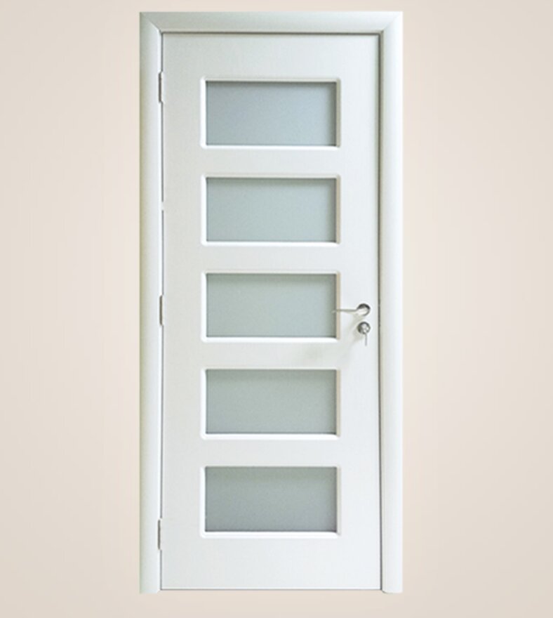 Bela vrata sa više komada stakla